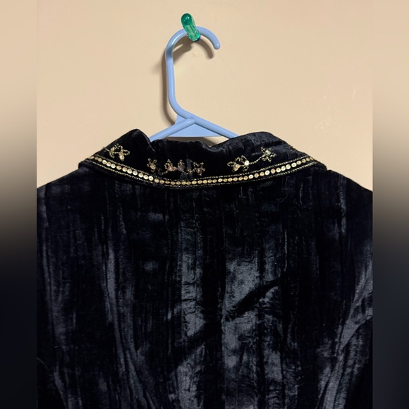 Katherine Barclay Black Blazer with Gold Embroidery - Picture 6 of 10